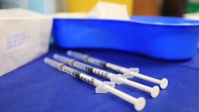 Френската ваксина VLA2001 с обещаващи резултати в клиничните изпитвания