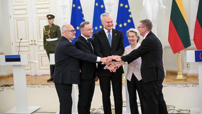 Естония, Латвия и Литва официално скъсаха с енергийната мрежа на Русия