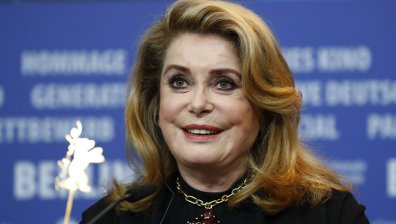 Катрин Деньов е приета в болница в тежко състояние   