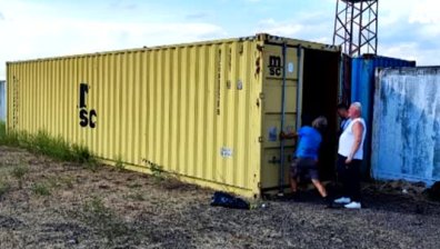 Рекорден удар на ГДБОП в Слънчев бряг: Иззеха над 850 чувала с фалшиви стоки