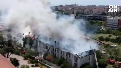 Емблематична болница в Истанбул потъна в пламъци