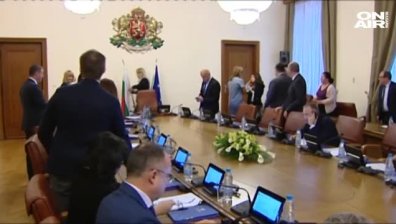 Гей бракове, трети пол... Конвенция срещу насилието скара министрите