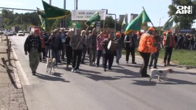 Отново на протест: Ловци искат заповед за отпадането на забраната за групов лов