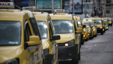 С по-високи цени таксиметрови шофьори ще избиват скока в "Гражданска отговорност"?