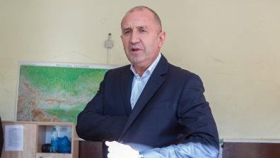 Проектът на Радев застрашава влизането на БСП в следващия парламент