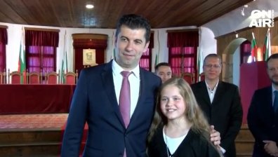 Да се срещнеш с премиера: Третокласничка написа писмо до Кирил Петков