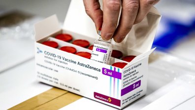 Норвежки здравни работници са с кръвни съсиреци след ваксинация с AstraZeneca