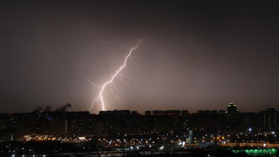 В Русия мълния удари трима души пред храма на армията в Подмосковието