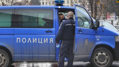 Хванаха пиян полицай да шофира с 2,5 промила алкохол в кръвта