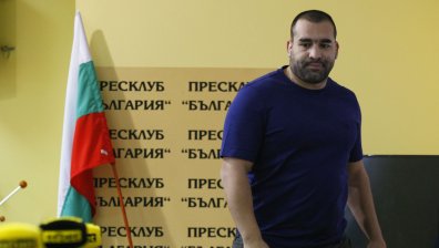 Молдовски "Кинг Конг" отнесе Багата, пета загуба за българина в UFC