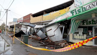 Най-силната буря от десетилетие насам връхлетя Западна Австралия (+ВИДЕО)