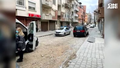 Новоремонтиран тротоар пропадна под краката на мъж в Пловдив