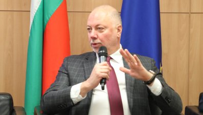 Желязков: В контакт сме с българите, които искат да се приберат от Израел и Иран