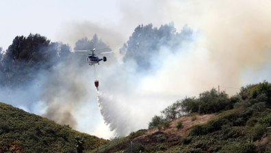 Пясъчна буря и пожари вилнеят на Канарските острови