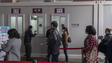 Всеки, който си купува лекарства за настинка в Пекин, ще бъде тестван за Ковид-19