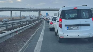 Шофьори в капан на Северната тангента в София, задръстването е километрично