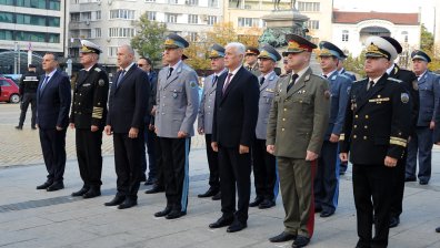 Адм. Ефтимов: Най-много ресурс за модернизация в Българската армия се влага във ВВС