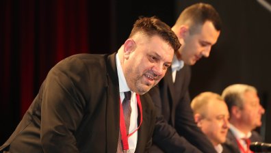 Конгресът на БСП се събра на заседание (СНИМКИ)