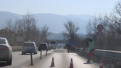 Затварят два участъка от АМ "Струма"