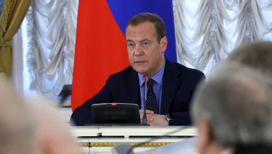Медведев: САЩ водят света към най-дълбоката пропаст, показват болестта на обществото