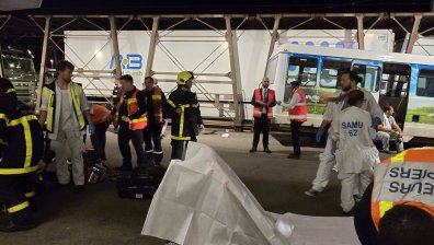 19 души пострадаха при катастрофа между микробус и влак в тунела под Ламанша