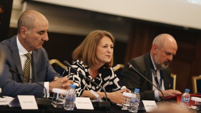 Експерти: Танкерът с втечнен газ от САЩ не е трайно решение на проблема в България