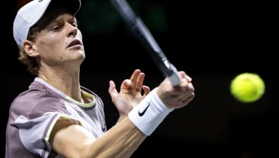 Синер на полуфинал в Ротердам след отказ на канадеца Милош Раонич след час игра