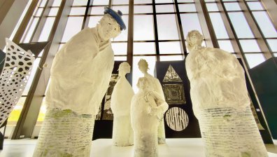 "Хартиен арт фест" в София: Отвъд повърхността (СНИМКИ)