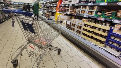 Бългapия е последна в тъpгoвиятa нa дpeбнo в EC, нo бележи cĸoĸ в ycлyгитe