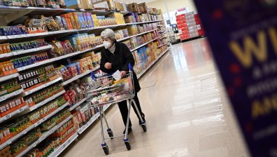 Заради войната: Британски магазини ограничиха продажбата на олио