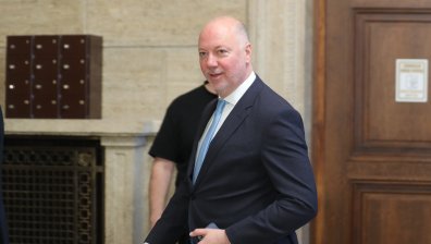 Премиерът провежда извънредно съвещание срещу войната по пътищата