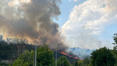 Пожарът край Михилци е потушен, но остават тлеещи огнища