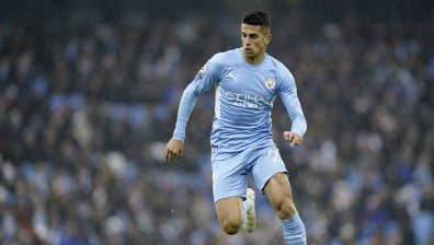 Нападнаха и ограбиха футболист на "Манчестър Сити"