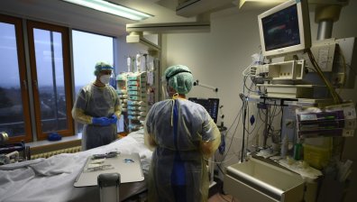 Медици отказват да приемат неваксинирани и нетествани пациенти