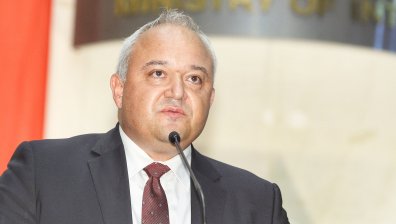 Трима задържани за бомбени заплахи. Демерджиев: Няма да затваряме училища