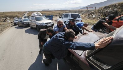 Над 100 000 бежанци от Нагорни Карабах, Азербайджан издирва повече от 300 души