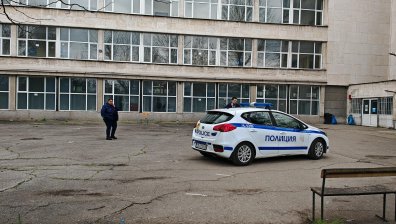 16-годишното момче в София скочило от 4-ия етаж пред очите на съученици
