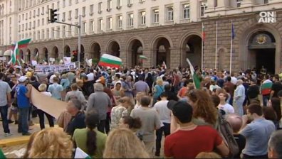 Три години след ДАНСwithme - защо са празни жълтите павета?