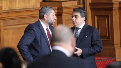 Подкрепата на БСП и ДБ не стигна на "Продължаваме промяната" за нов бюджет за 2023 г.