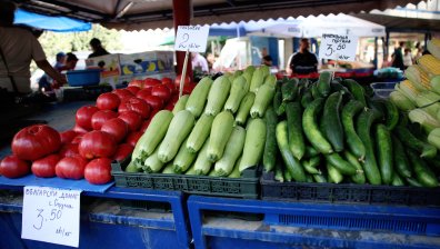Купуваме по-скъпи краставици и картофи, ръст и на цената на пилешкото