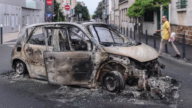 Извънредно положение във Франция? Погребват застреляния 17-годишен младеж