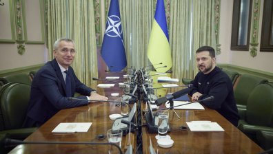 Столтенберг в Киев: Мястото ви е в НАТО, ще бъдем с вас, колкото е необходимо
