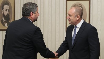 "Демократична България" на консултации при Румен Радев