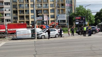 Вежди Рашидов е в болница след катастрофа в София