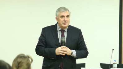 Калфин: Стотици хиляди българи няма да имат доходи