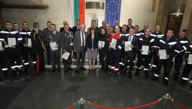 Министър Рашков поздрави носителите на наградата "Пожарникар на годината"
