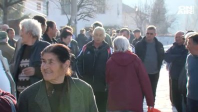 Жители на Струмяни протестираха заради висока цена на водата