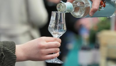 Невъзможно е да забраниш на българина да прави ракия и вино