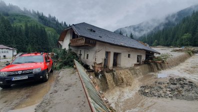 В Гърция са в плен на огъня, в Румъния се давят заради пороите