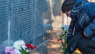 С молебен и венци бе отдадена почит на жертвите на комунизма